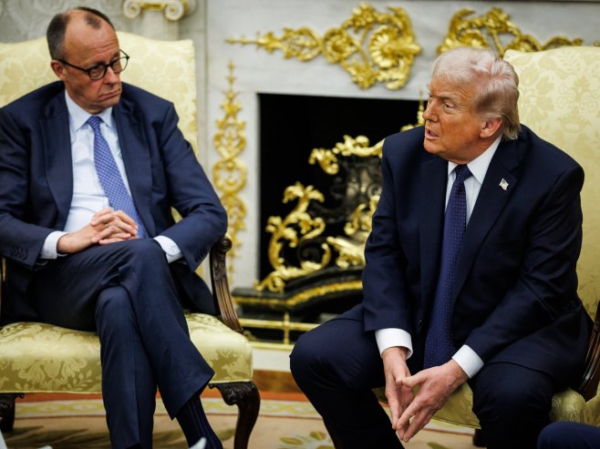 Мерц и Трамп (Фото: EPA/SAMUEL CORUM / POOL) Мерц и Трамп (Фото: EPA/SAMUEL CORUM / POOL) -