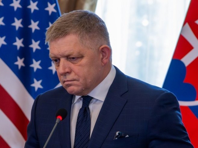 Роберт Фицо (Фото: EPA/DOMINIKA KORTVELYESIOVA, илустрација) Роберт Фицо (Фото: EPA/DOMINIKA KORTVELYESIOVA, илустрација) -