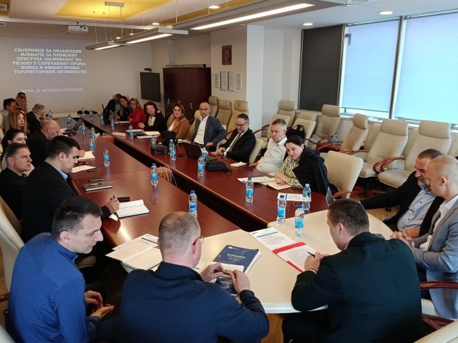 Округли сто у Пореској управи Округли сто у Пореској управи - Фото: Уступљена фотографија