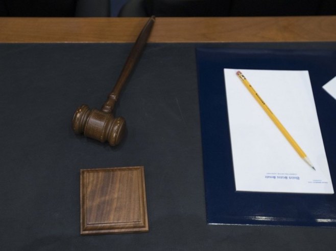 Суд (фото: EPA/MICHAEL REYNOLDS - илустрација) Суд (фото: EPA/MICHAEL REYNOLDS - илустрација) -