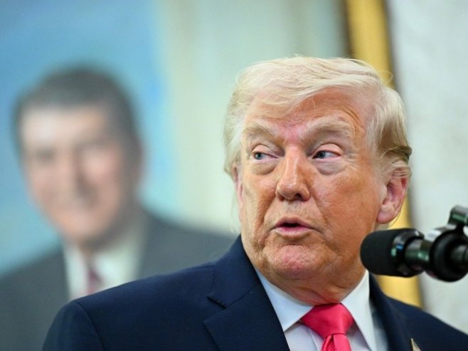 Доналд Трамп (Фото: EPA/GRAEME SLOAN/POOL) Доналд Трамп (Фото: EPA/GRAEME SLOAN/POOL) -