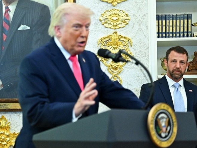 Доналд Трамп (фото: EPA/GRAEME SLOAN) Доналд Трамп (фото: EPA/GRAEME SLOAN) -