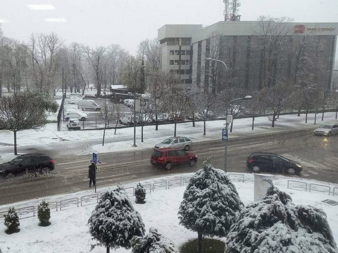 Наранџасто упозорење због вјетра, кише и снијега Наранџасто упозорење због вјетра, кише и снијега