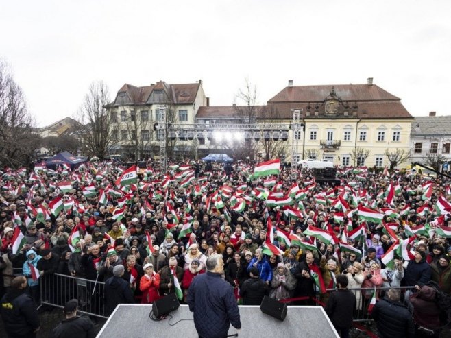 Избори у Мађарској (Фото: EPA/Akos Kaiser) Избори у Мађарској (Фото: EPA/Akos Kaiser) -