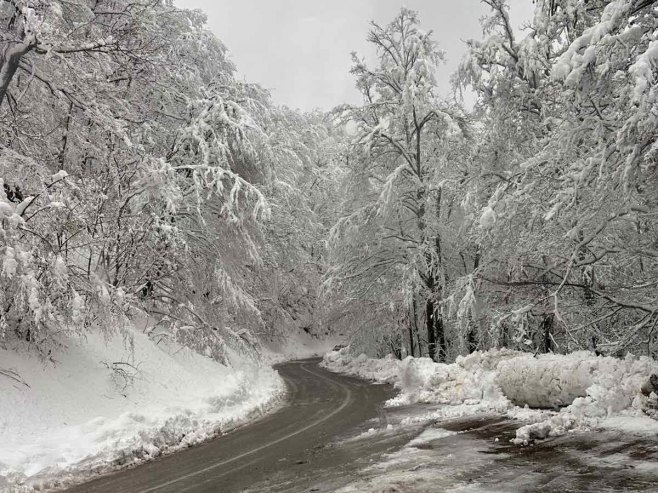 Пут од Козарца до Мраковице поново проходан (Фото: facebook.com/VatrogasciPrijedor) Пут од Козарца до Мраковице поново проходан (Фото: facebook.com/VatrogasciPrijedor) -