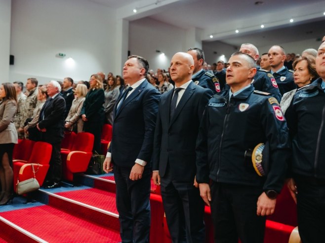 Свечаност поводом Дана Средње школе унутрашњих послова у Залужанима Свечаност поводом Дана Средње школе унутрашњих послова у Залужанима - Фото: Уступљена фотографија