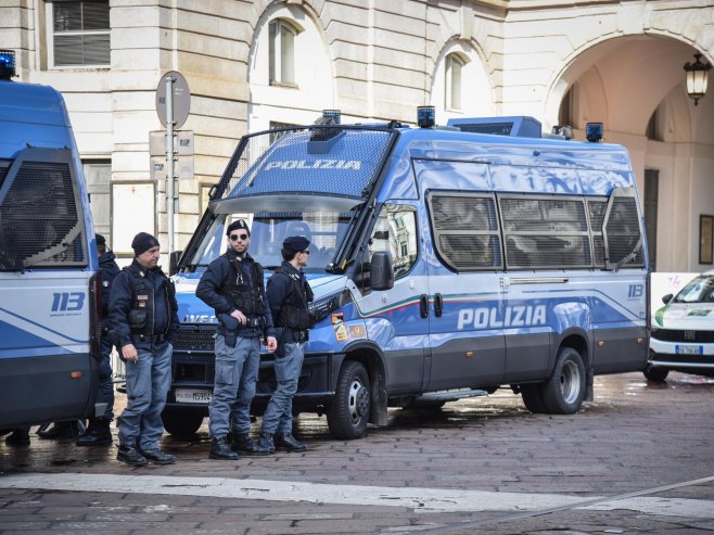 Полиција Италије (Фото: EPA/MATTEO CORNER/илустрација) Полиција Италије (Фото: EPA/MATTEO CORNER/илустрација) -