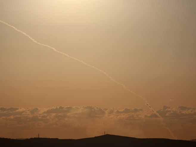 Ракета (Фото: EPA/ATEF SAFADI) Ракета (Фото: EPA/ATEF SAFADI) -