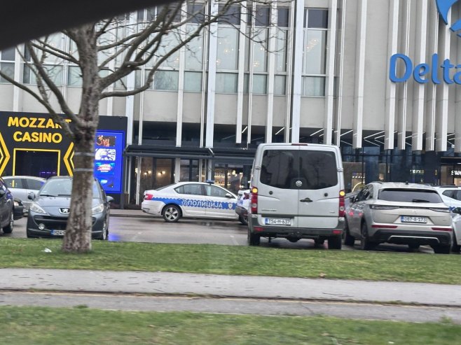 Полиција испред Делте Полиција испред Делте - Фото: Уступљена фотографија