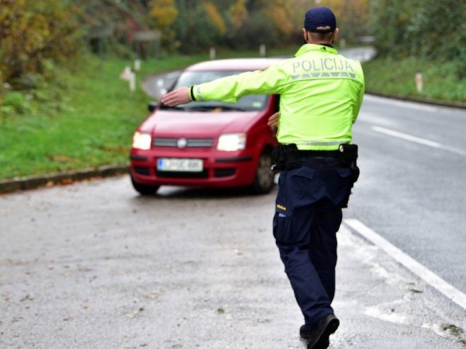 Полиција Словеније (Фото: EPA/IGOR KUPLJENIK, илустрација) Полиција Словеније (Фото: EPA/IGOR KUPLJENIK, илустрација) -