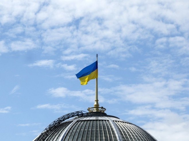 Застава Украјине (фото: EPA/SERGEY DOLZHENKO) Застава Украјине (фото: EPA/SERGEY DOLZHENKO) -