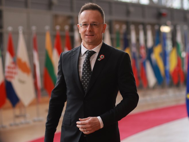 Петер Сијарто (Фото: EPA/OLIVIER HOSLET) Петер Сијарто (Фото: EPA/OLIVIER HOSLET) -