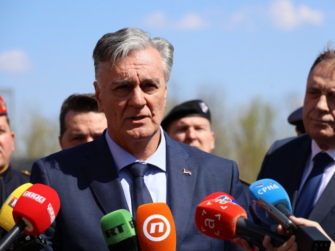 Синиша Каран Синиша Каран - Фото: ZIPAPHOTO/Borislav Zdrinja