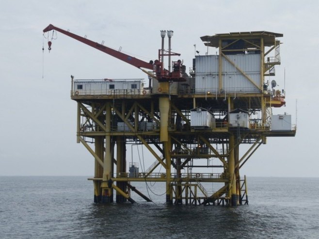 Нафтна платформа (фото: EPA/GERARDO MENOSCAL) Нафтна платформа (фото: EPA/GERARDO MENOSCAL) -