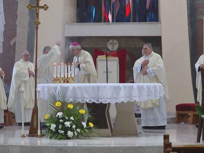 Ускрс темељ хришћанске вјере и празник који зближава породицу и заједницу (ВИДЕО) Ускрс темељ хришћанске вјере и празник који зближава породицу и заједницу (ВИДЕО)