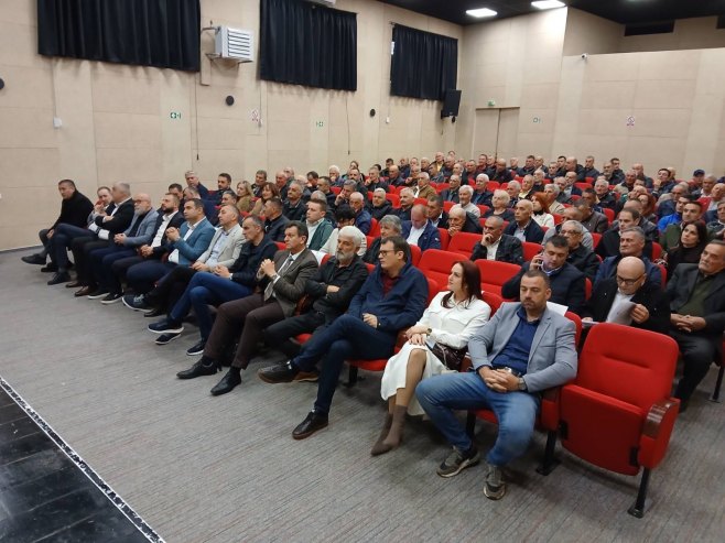 Изборна скупштина ОО СДС Невесиње Изборна скупштина ОО СДС Невесиње - Фото: РТРС