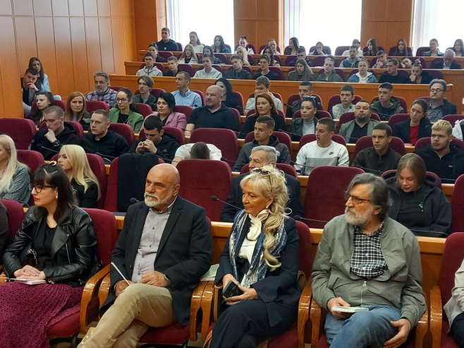 Научним скупом "Поетика Ђорђа Нешића" почела манифестација "Дучићев дан" Научним скупом "Поетика Ђорђа Нешића" почела манифестација "Дучићев дан"