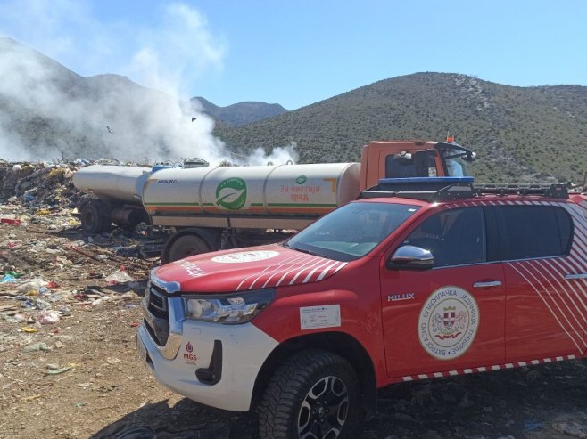 Пожар на градској депонији "Ободина" код Требиња Пожар на градској депонији "Ободина" код Требиња - Фото: РТРС