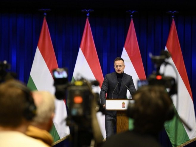 Петер Сијарто (фото: EPA/BOGLARKA BODNAR) Петер Сијарто (фото: EPA/BOGLARKA BODNAR) -