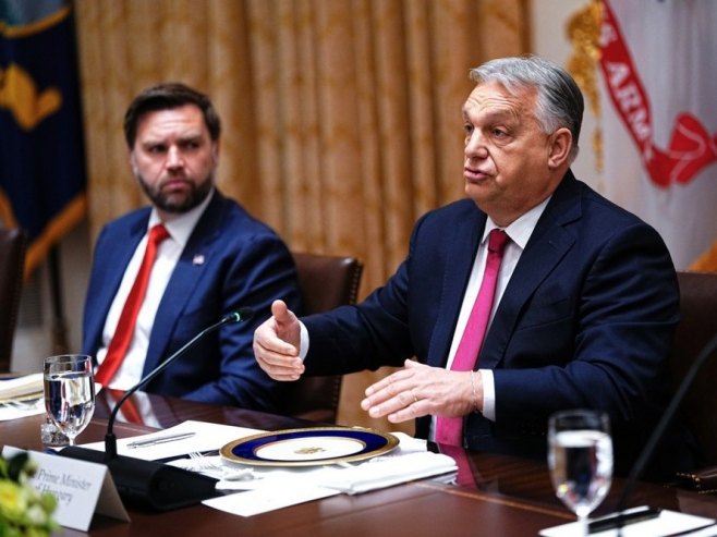 Џеј Ди Венс и Виктор Орбан (фото: EPA/AARON SCHWARTZ) Џеј Ди Венс и Виктор Орбан (фото: EPA/AARON SCHWARTZ) -