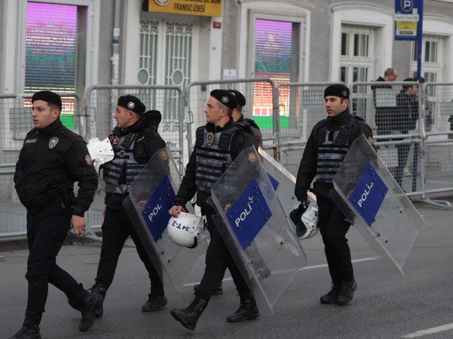 Полиција Турске (Фото: EPA/ERDEM SAHIN) Полиција Турске (Фото: EPA/ERDEM SAHIN) -