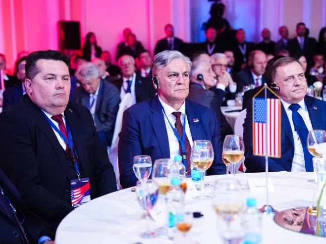 Стевандић, Каран и Додик на панел-дискусији Стевандић, Каран и Додик на панел-дискусији - Фото: Уступљена фотографија