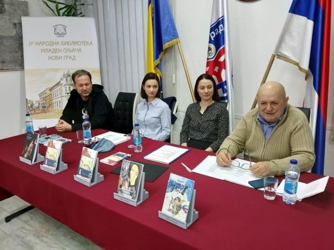 Нови Град: Представљена књига "Ко ми пјесму краде" Нови Град: Представљена књига "Ко ми пјесму краде"