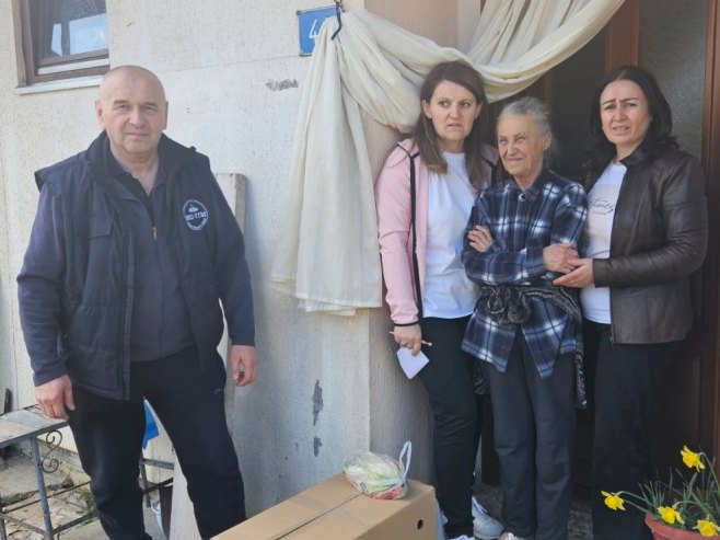 Мркоњић Град: Поводом Васкрса пакети за старачка домаћинства и лица која живе сама Мркоњић Град: Поводом Васкрса пакети за старачка домаћинства и лица која живе сама