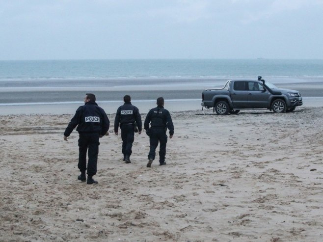 Мигранти страдали у Ламаншу, архива (Фото: EPA/MOHAMMED BADRA) Мигранти страдали у Ламаншу, архива (Фото: EPA/MOHAMMED BADRA) -