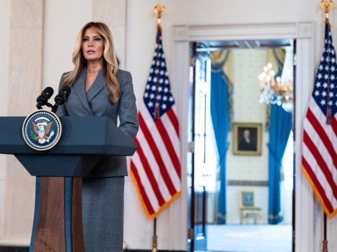 Меланија Трамп (фото: EPA/ANNABELLE GORDON) Меланија Трамп (фото: EPA/ANNABELLE GORDON) -