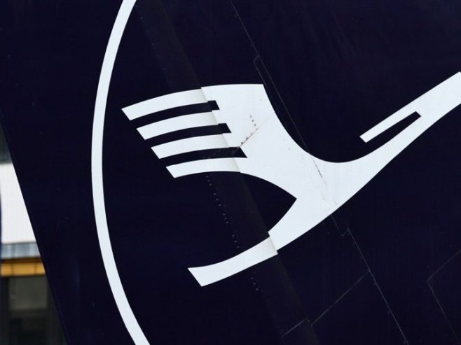 Луфтханза (Фото: EPA/RONALD WITTEK) Луфтханза (Фото: EPA/RONALD WITTEK) -