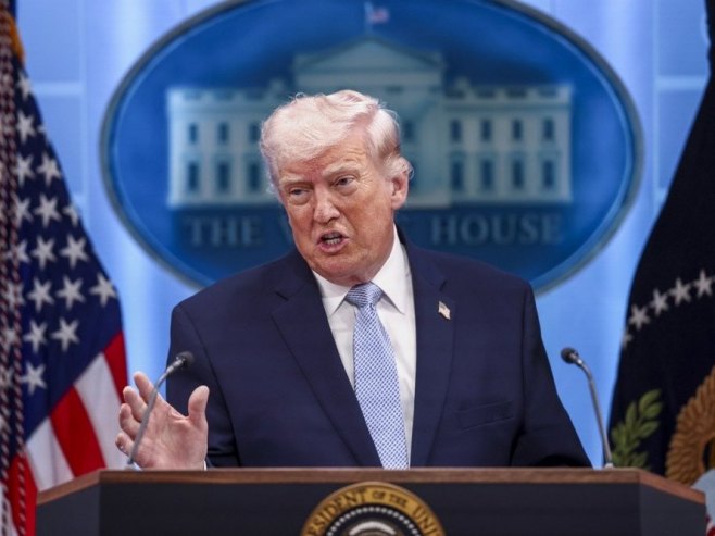 Доналд Трамп (фото: EPA/JIM LO SCALZO) Доналд Трамп (фото: EPA/JIM LO SCALZO) -