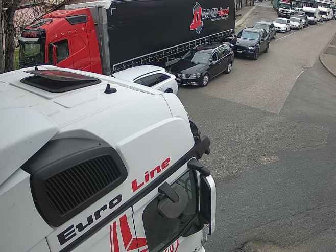 Гранични прелаз Градишка (фото: ams-rs) Гранични прелаз Градишка (фото: ams-rs) -