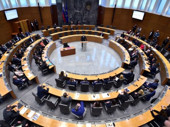 Словеначки парламент (Фото: EPA/IGOR KUPLJENIK, илустрација) Словеначки парламент (Фото: EPA/IGOR KUPLJENIK, илустрација) -