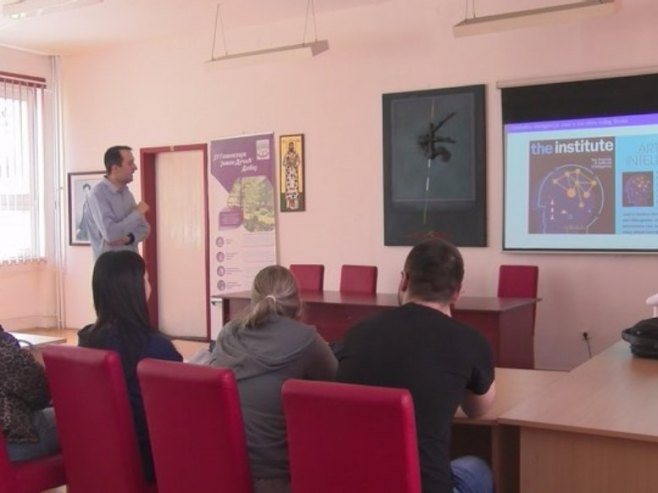 Млади математичар из Добоја предаје у Белгији и преноси знање гимназијалцима из свог града (ВИДЕО) Млади математичар из Добоја предаје у Белгији и преноси знање гимназијалцима из свог града (ВИДЕО)