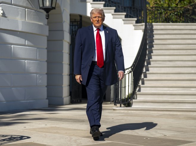 Доналд Трамп (Фото: EPA/BONNIE CASH / POOL) Доналд Трамп (Фото: EPA/BONNIE CASH / POOL) -