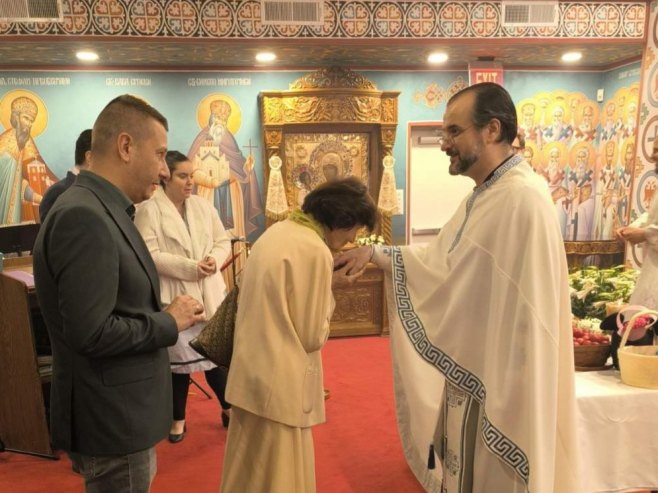 Гогановић присуствовао поноћној васкршњој литургији у Вашингтону Гогановић присуствовао поноћној васкршњој литургији у Вашингтону - Фото: СРНА