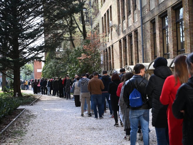Ред на изборима у Мађарској (Фото: EPA/ATTILA KOVACS HUNGARY OUT) Ред на изборима у Мађарској (Фото: EPA/ATTILA KOVACS HUNGARY OUT) -