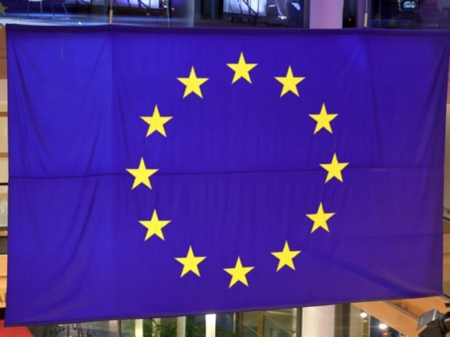 ЕУ застава (фото: EPA/RONALD WITTEK) ЕУ застава (фото: EPA/RONALD WITTEK) -