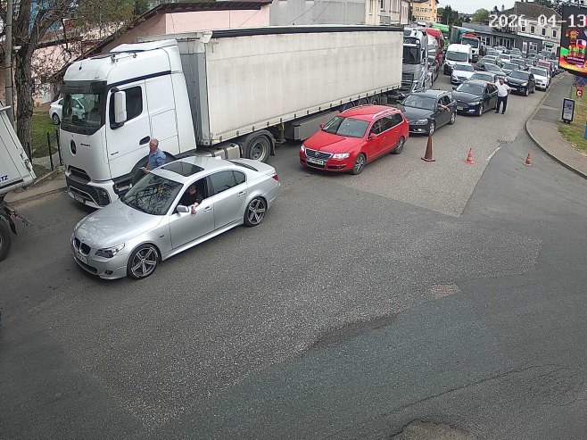 Гранични прелаз Градишка (фото: ams-rs.com) Гранични прелаз Градишка (фото: ams-rs.com) -