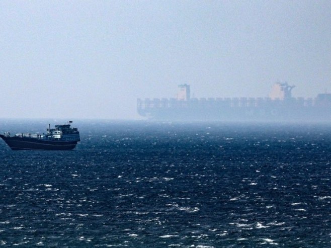 Трећи танкер повезан са Ираном ушао у Персијски залив кроз Ормуски мореуз Трећи танкер повезан са Ираном ушао у Персијски залив кроз Ормуски мореуз
