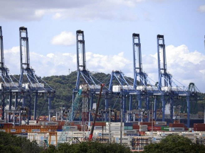 Нафтовод (Фото: EPA/BIENVENIDO VELASCO) Нафтовод (Фото: EPA/BIENVENIDO VELASCO) -