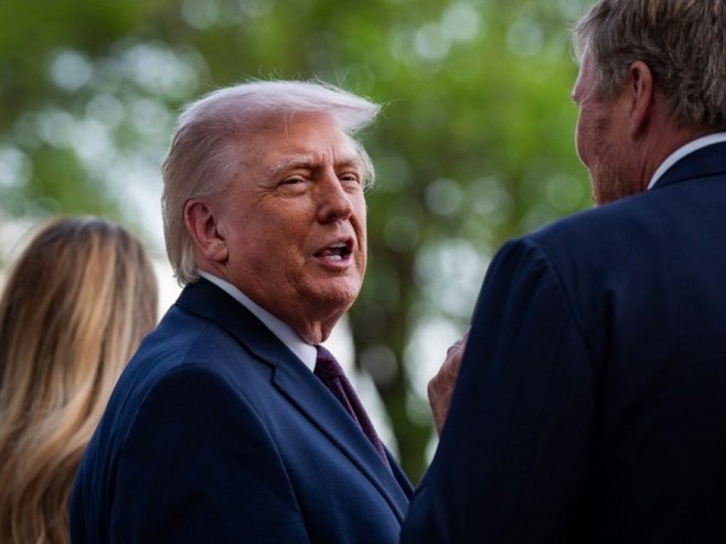 Доналд Трамп (фото: EPA/SALWAN GEORGES) Доналд Трамп (фото: EPA/SALWAN GEORGES) -