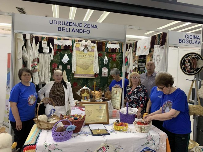 На сајму туризма и гастрокултуре у Бијељини 70 излагача из региона (ФОТО) На сајму туризма и гастрокултуре у Бијељини 70 излагача из региона (ФОТО)