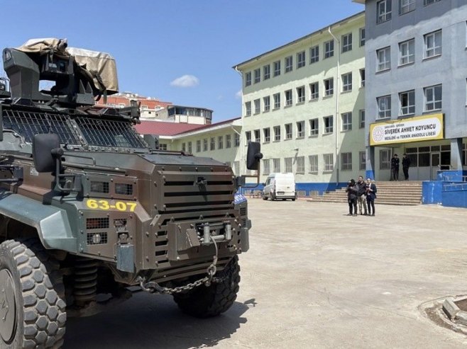 Пуцњава у школи у Турској (Фото: EPA/STRINGER) Пуцњава у школи у Турској (Фото: EPA/STRINGER) -