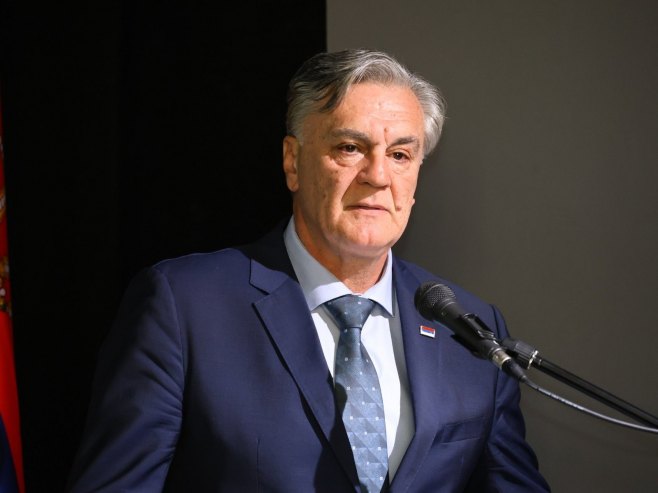 Синиша Каран Синиша Каран - Фото: ZIPAPHOTO/Borislav Zdrinja