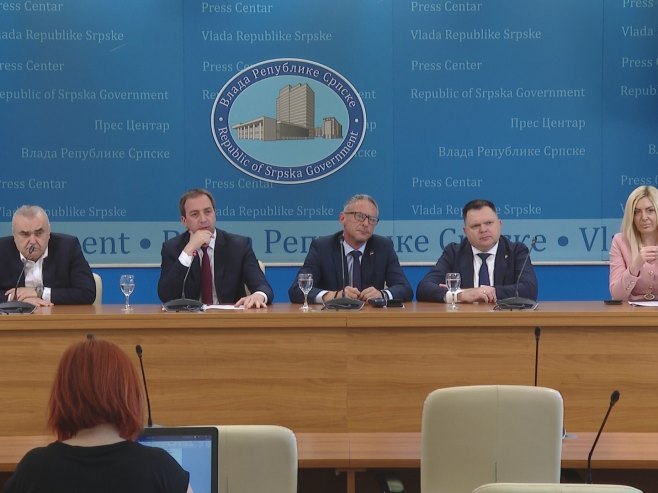 Сједница Владе, прес Сједница Владе, прес - Фото: РТРС