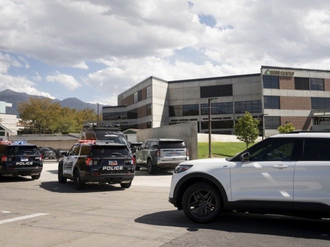 Полиција испред универзитета, архивска фотографија (фото: EPA/MARIELLE SCOTT) Полиција испред универзитета, архивска фотографија (фото: EPA/MARIELLE SCOTT) -