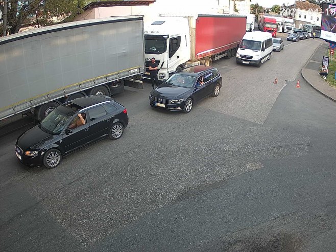 Гранични прелаз Градишка (фото: ams-rs.com) Гранични прелаз Градишка (фото: ams-rs.com) -