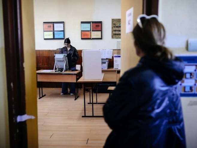 Избори у Бугарској (фото: EPA/BORISLAV TROSHEV) Избори у Бугарској (фото: EPA/BORISLAV TROSHEV) -